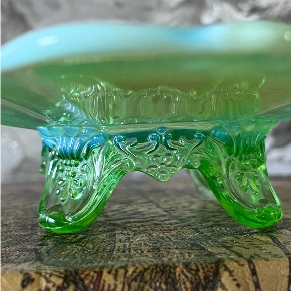 💚Antique Dugan Diamond Green Opalescent Handkerchief Bowl Footed Candy Dish 1909